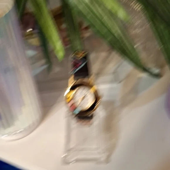 Jennie b. Painted Hearts Gold and Black Wearable Watch New Battery Works - Picture 6 of 6